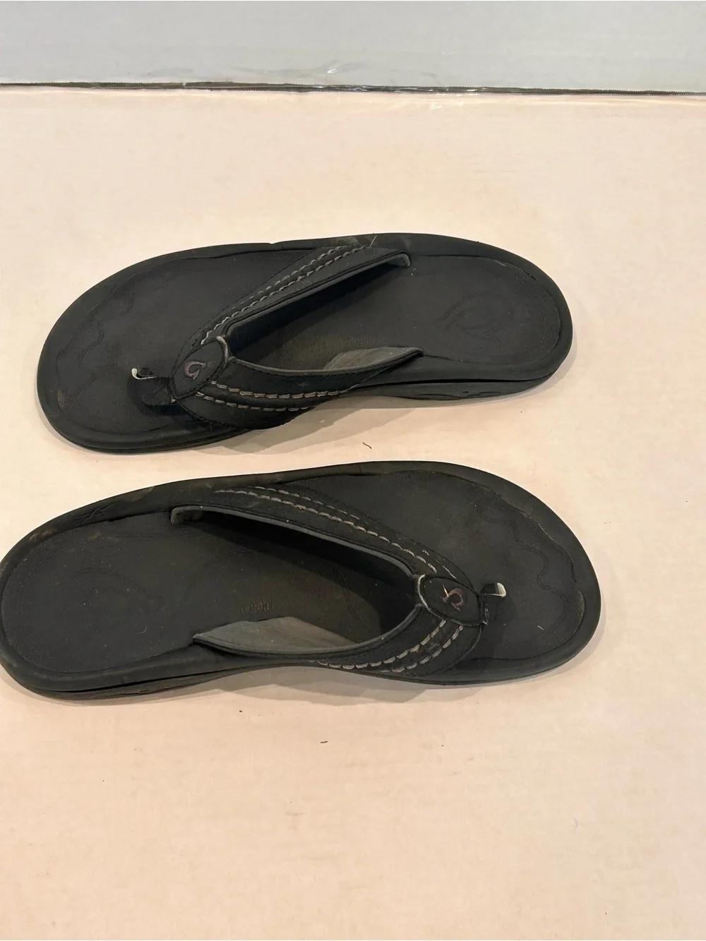 OluKai Hokua Men’s Black Comfort Flip Flop Sandals Beach Thong Slides size 10